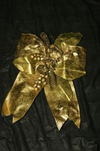 130i1__bowgolddecorated18inch