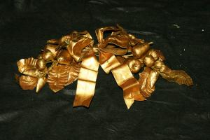 132i1__bowsfruitedswagsmall